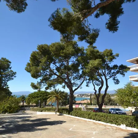 Cye 6 Cap By Interhome Σαλού