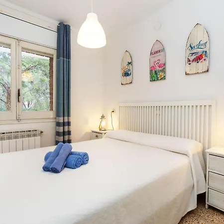 Cye 6 Cap By Interhome Σαλού