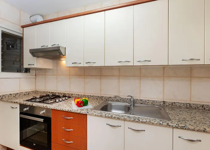 Cye 6 Cap By Interhome Salou